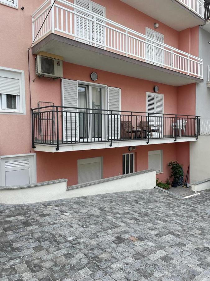 Apartments Antonia Makarska Bagian luar foto
