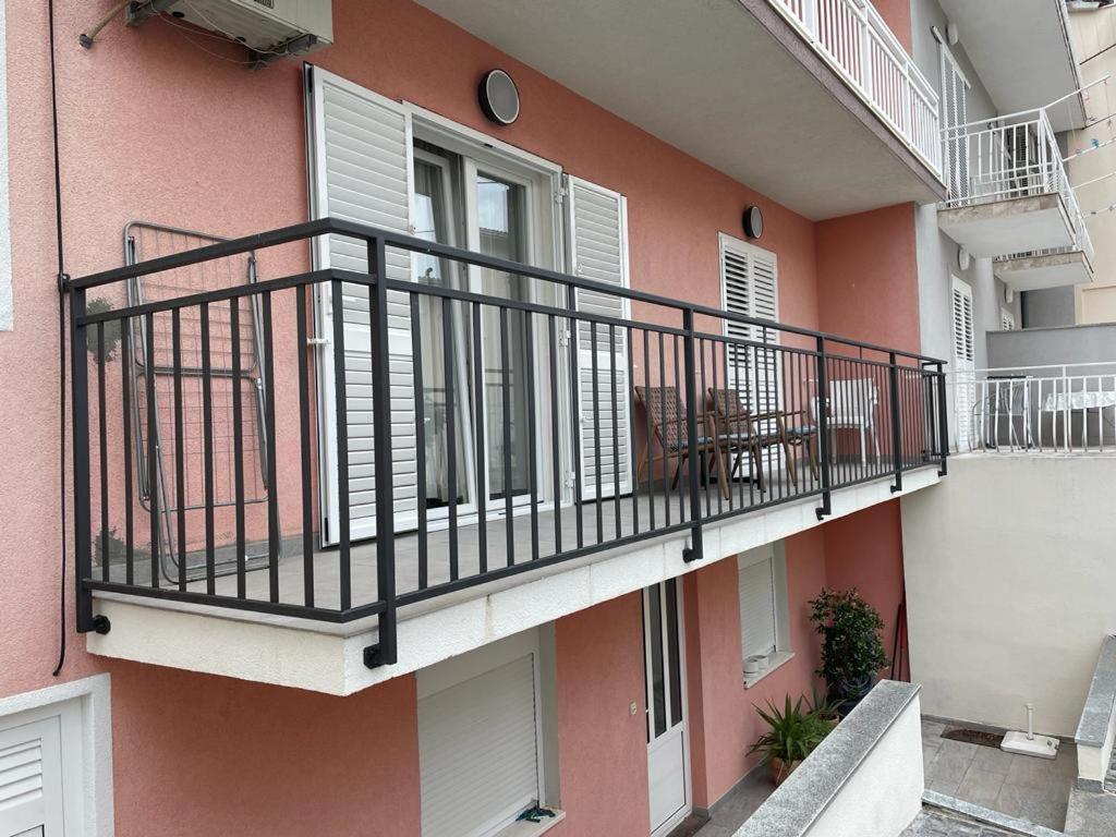 Apartments Antonia Makarska Bagian luar foto
