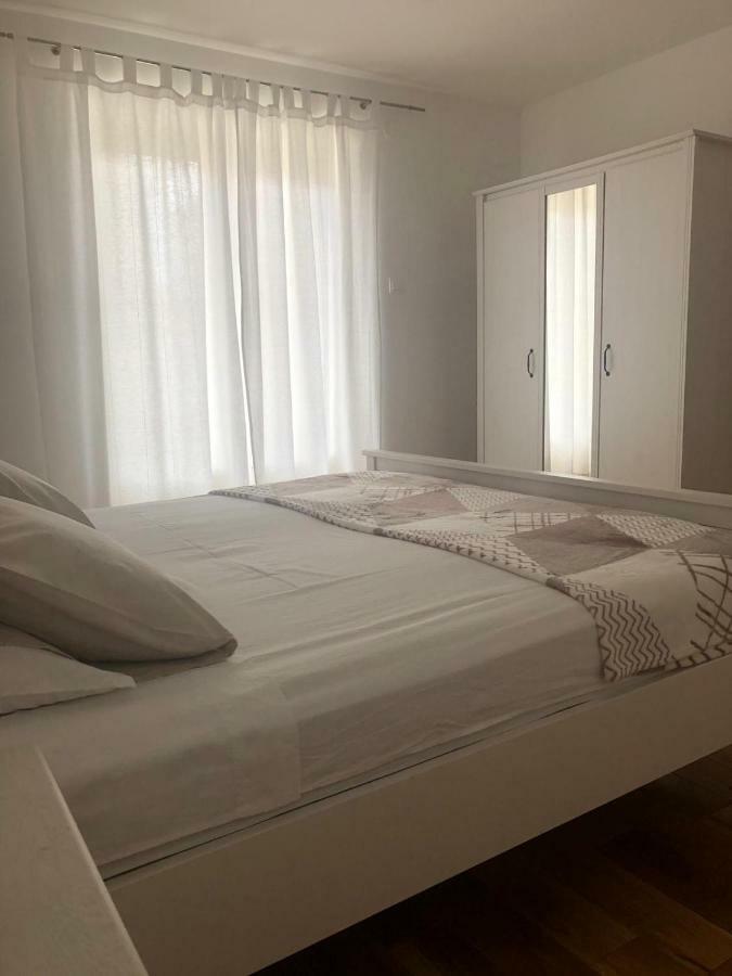 Apartments Antonia Makarska Bagian luar foto